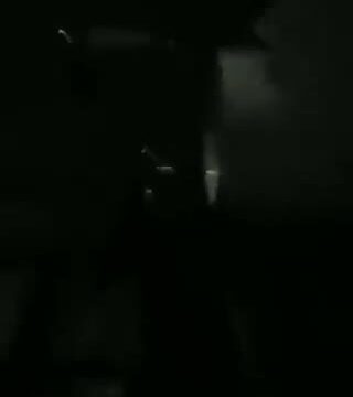 ملفاية اخر هيجان واحد راكب عليها و بيرزع من ناحيه و الديوث بتاعها واقف بيسخن فيها من الناحية التانيه