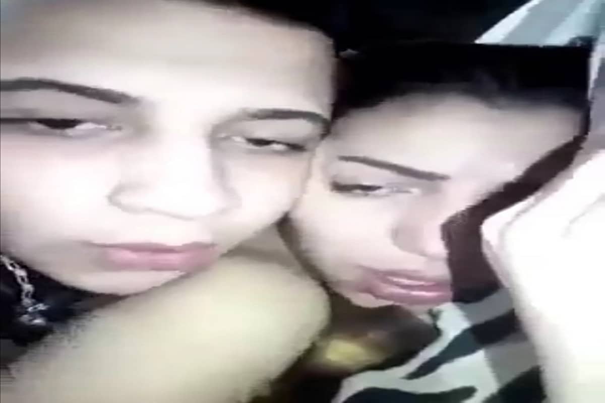 عروسة مصرية جوزها تعب وهي عايزة تكمل بتقوله انا لسا عايزة مخلصتش • سكس  عربدة - Arbada Porn