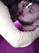 بلطجي واخد بنوته فحته مقطوعه و كل شويه يبصوا مراقبين الجو يركبها زبره ينيكها و تمص له و يجيبهم على بزازها